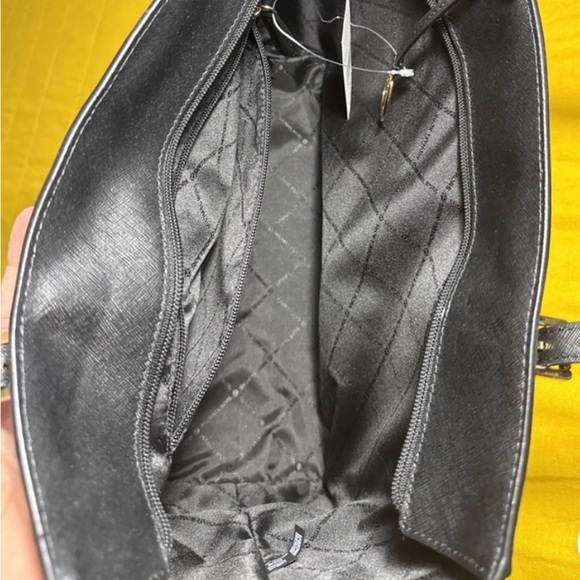 Michael Kors Gilly black DRWSTG TRVL TOTE LEATHER LARGE - Picture 9 of 9